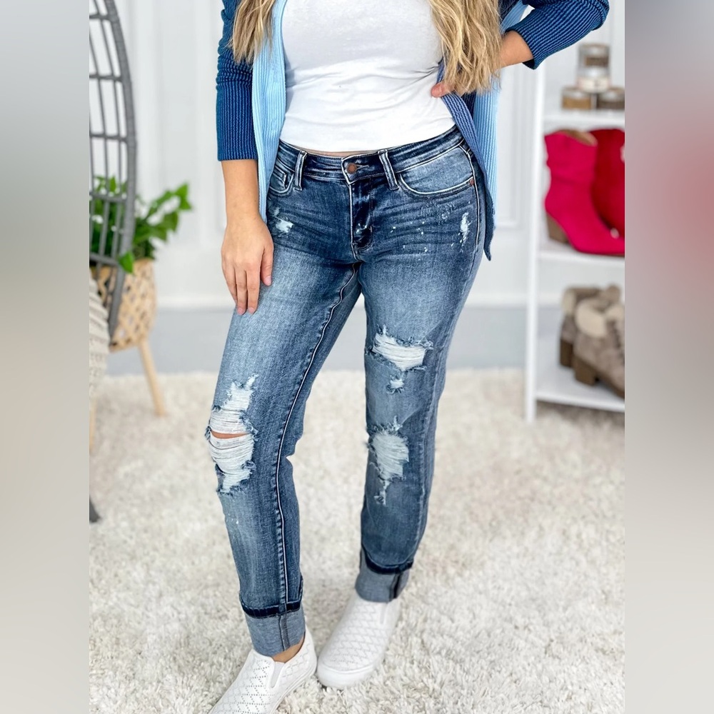 Judy Blue Bleach Splatter Destroyed Boyfriend Jeans